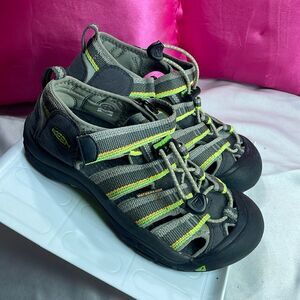 (S4) Keen Boys' Waterproof Sports Hiking Shoes, Grey/Green, Sandals, Size 2